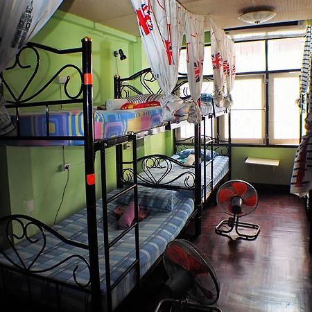 Wacky Fun Party Hostel Bangkok Dış mekan fotoğraf