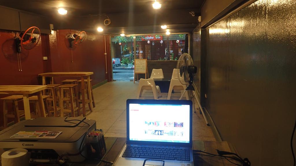 Wacky Fun Party Hostel Bangkok Dış mekan fotoğraf