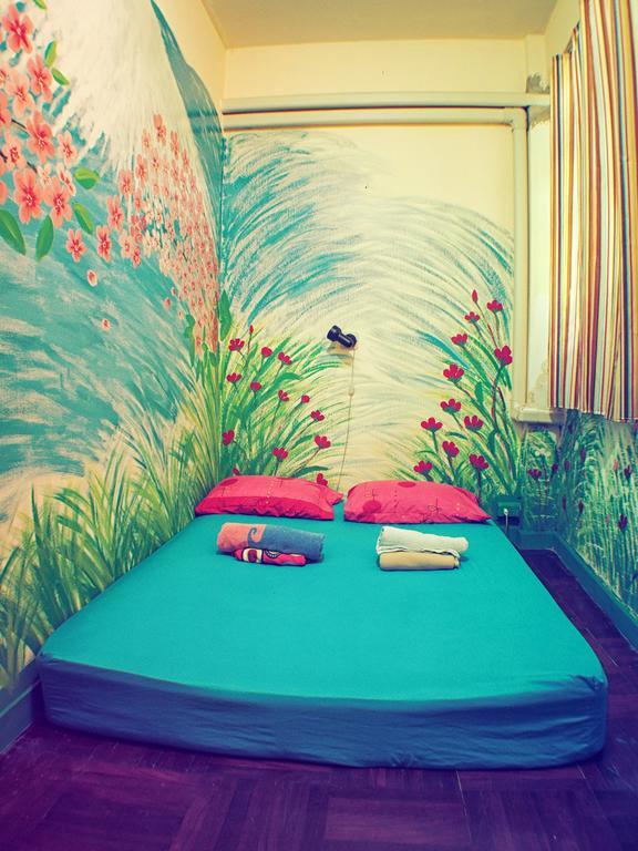 Wacky Fun Party Hostel Bangkok Dış mekan fotoğraf