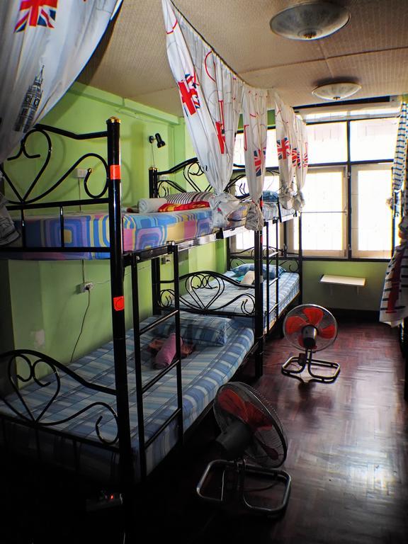 Wacky Fun Party Hostel Bangkok Dış mekan fotoğraf